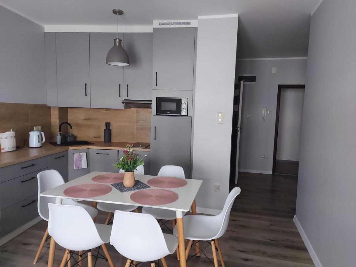 Apartamenty Z Tarasami "Mietowy Spokoj 15" "Romantyczna Szarosc 16" "Niebieska Elegancja 17" Maksymalnie Dla 6 Osob Pobierowo Exterior photo